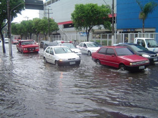 Perdeu a placa na chuva? O Detran|ES orienta proprietários de veículos