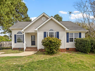 Discover 2844 Glastonbury Road: Your Next Home in Apex, NC