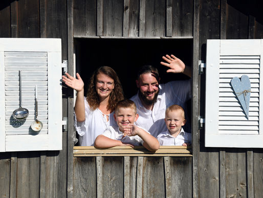 Familienfotos in St. Gallen: 5 Ideen für natürliche Familienbilder