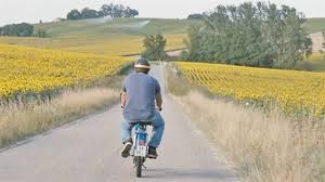 // L'Homme qui penche Marie-Violaine Brincard et Olivier Dury // France // 2021 // 95 min // Couleur // 1:33