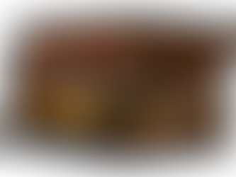 Pile de livres anciens symbolisant le choix du titre d’un roman et l’identité d’un livre