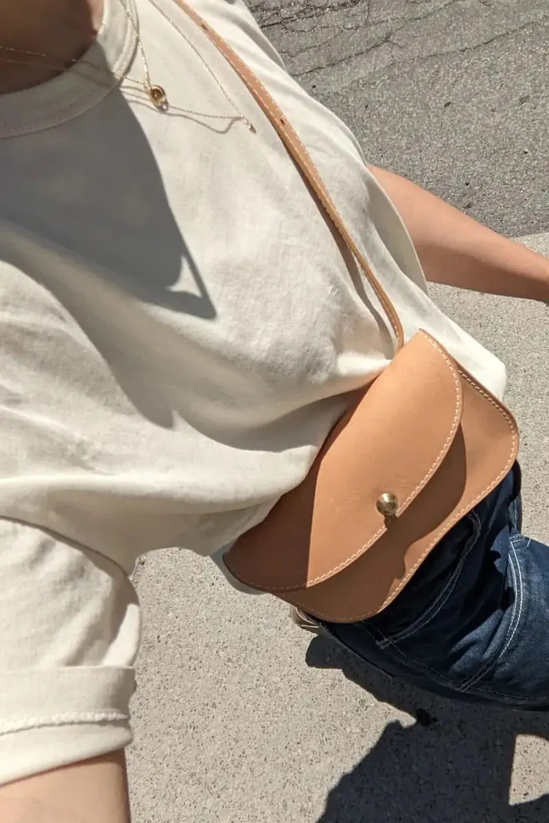 Thumbnail: Le bon shoppe Her Tee - bone