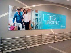 Flash slim-mount wall banner