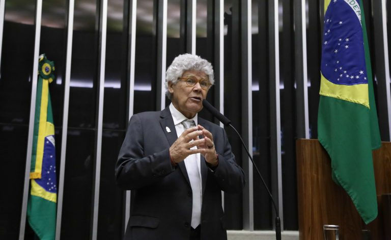 Chico Alencar: proposta aprimora a legislação ambiental