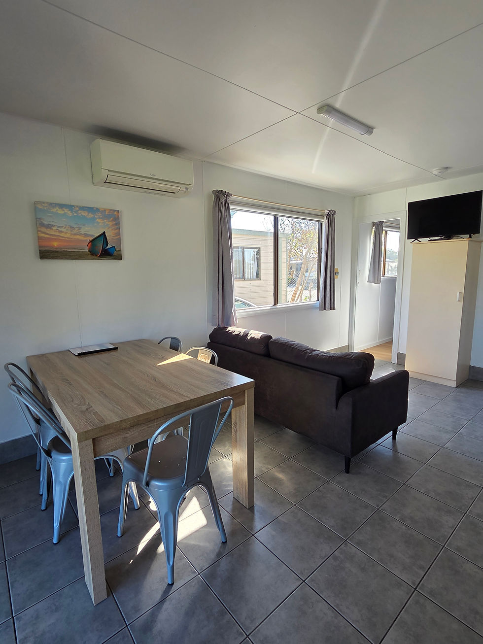lounge dine area.jpg