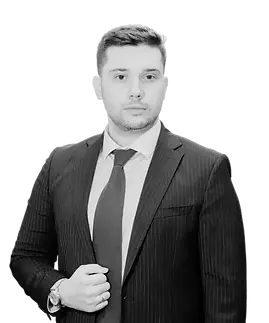 Portrait of Onur Çalışıcı, Founding Partner at Istanbul Attorneys, specializing in International Dispute Resolution and High-Net-Worth Divorce cases in Turkey.