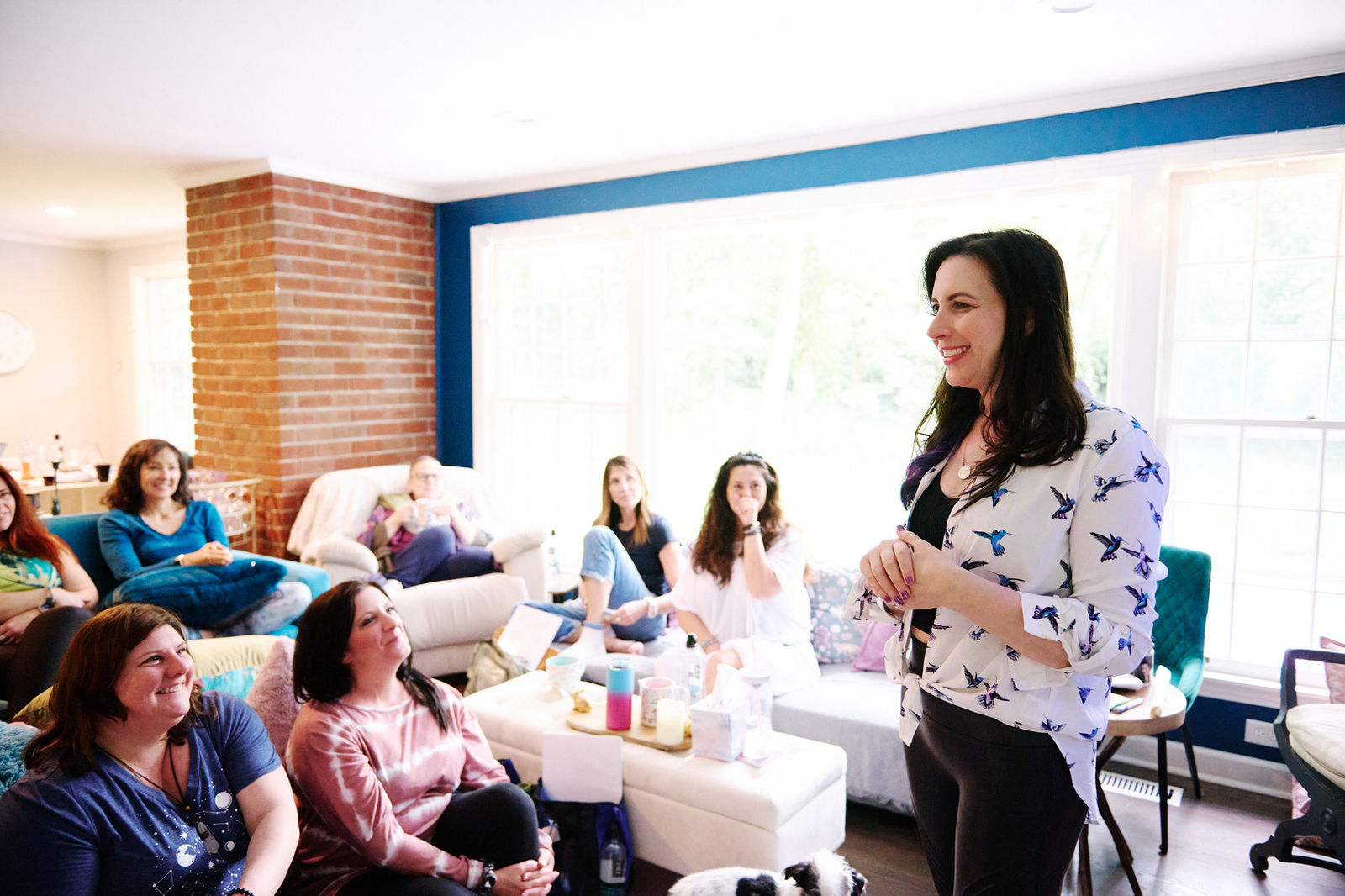 Elysia Skye teaching a room