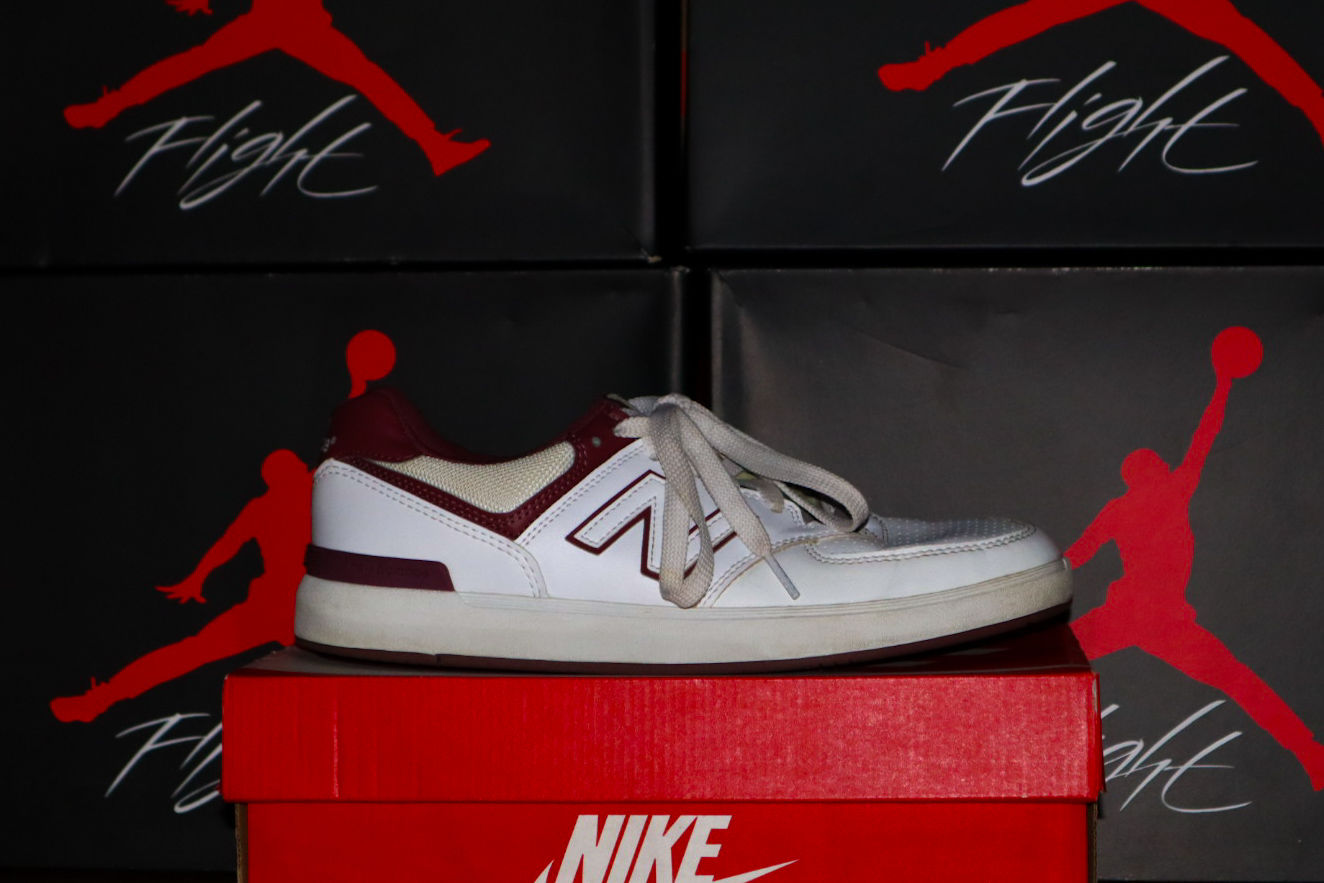 New Balance 574 Court White/Crimson (PREOWNED)