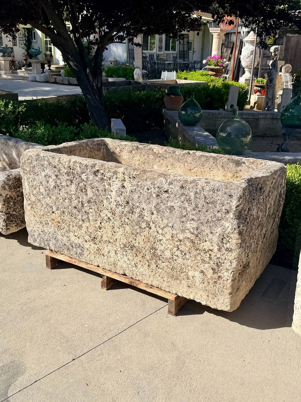 Thumbnail: Antqieu Limestone trough from France