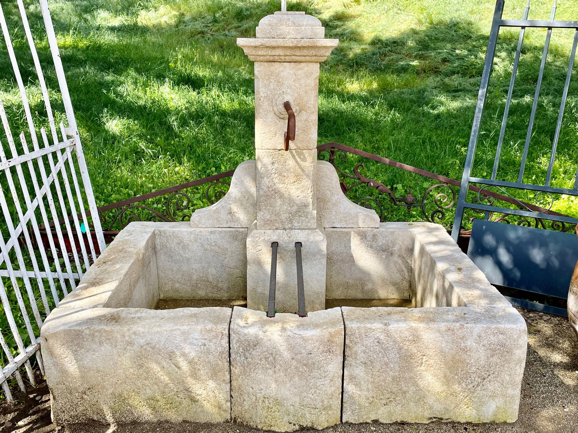 LIMESTONE FOUNTAIN- Ref: FS.P.120
