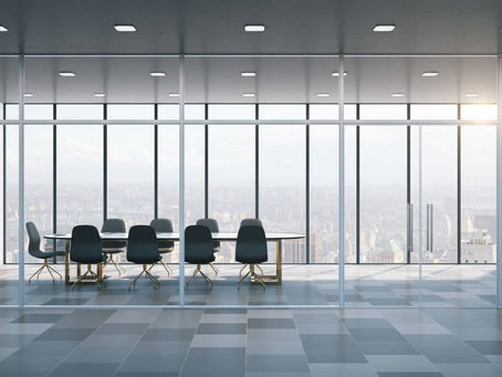 How to Fix a Commercial Window That Won’t Close All the Way