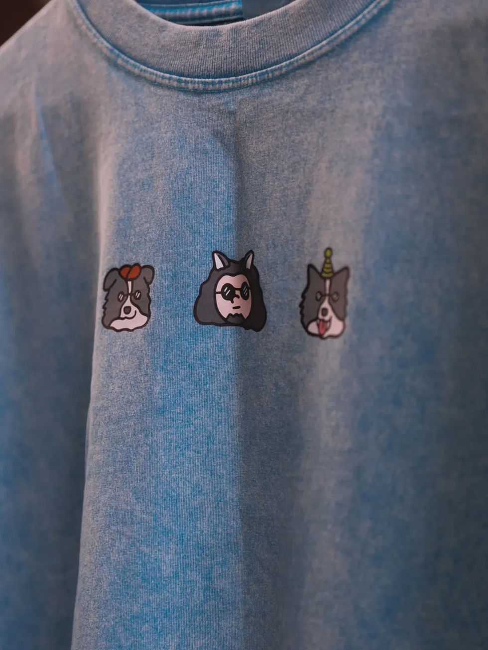 帶著狗狗上學Tee 2.0 來囉！這次是長袖！！ 材質舒舒服服！！！即日起開始預購至11-23(星期日)，喜歡的朋友私訊匯款顏色：雪花黑-中灰-天藍-復古紅-千禧粉-卡其  共六色