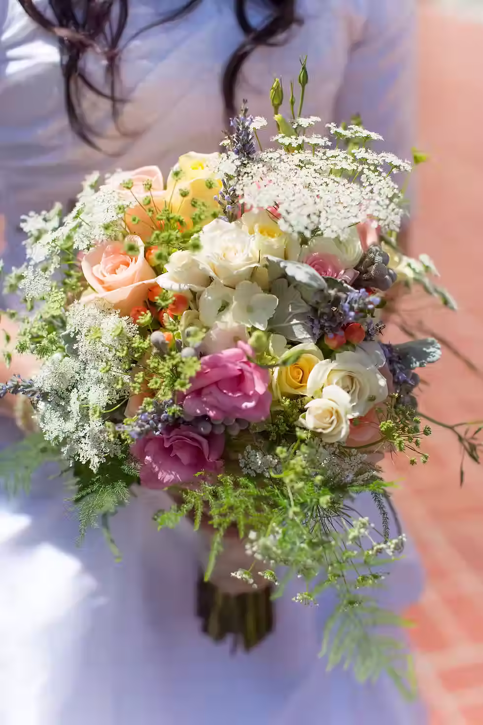 Price: $215.00
This fun garden mix combines many garden flowers! Including: roses, lisianthus, ranunculus, freesia, Queen Anne's lace, spray roses, lavender (seasonal), and plumosa fern.