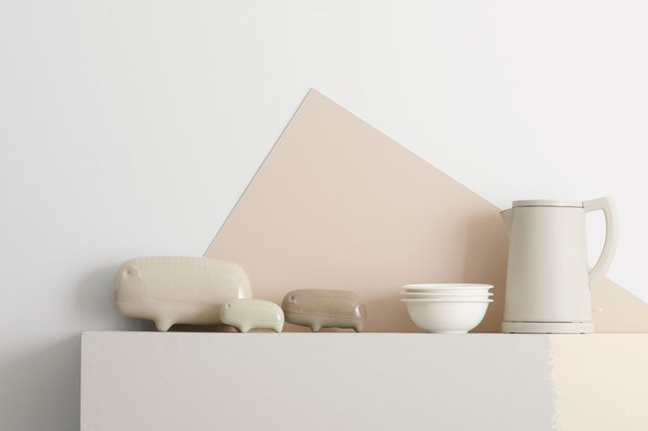 Primordial Animals, grey tones.
Ceramic collectibles,
Glazed porcelain, 2021