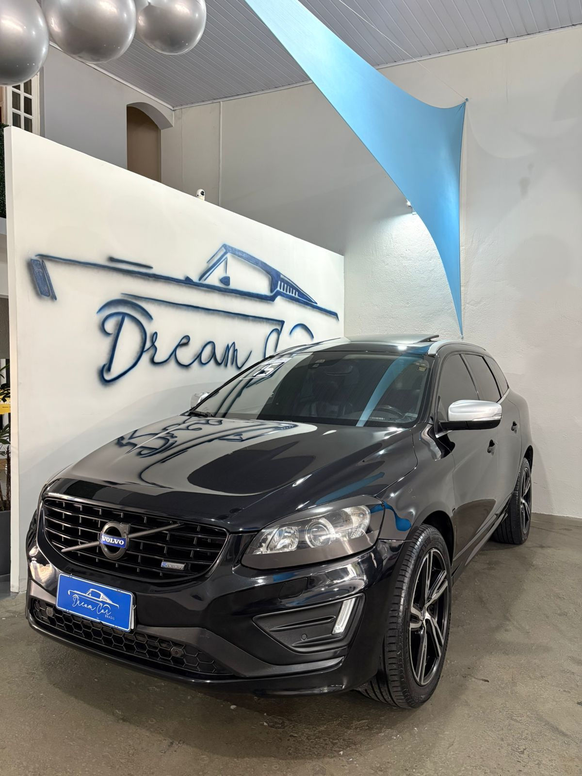 VOLVO XC60 2.0 T5 R-DESIGN
