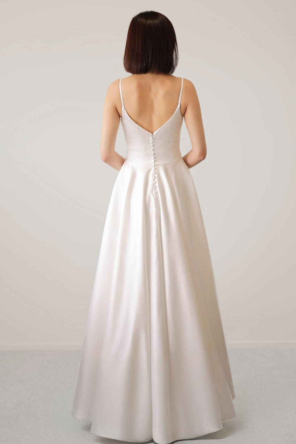 Thumbnail: Modern Minimalist Satin A-line Gown