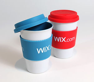 Las tazas de café coloridas