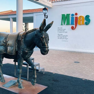 Mijas Pueblo Travel Guide :The white-walled heart of Andalusia, perched between the mountains and the sea.