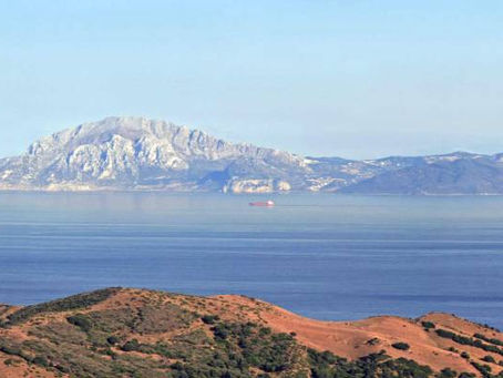 from the Castillo de Guzmán to the Bolonia dunes