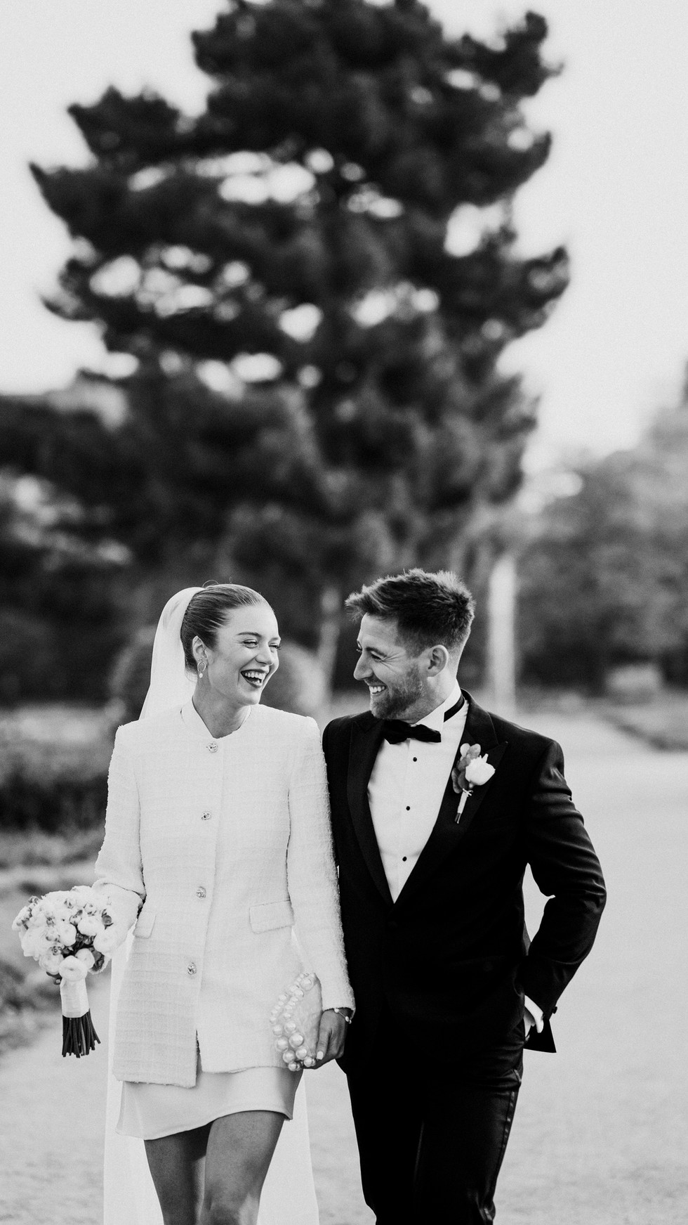 minimalist Paris elopement Tuileries