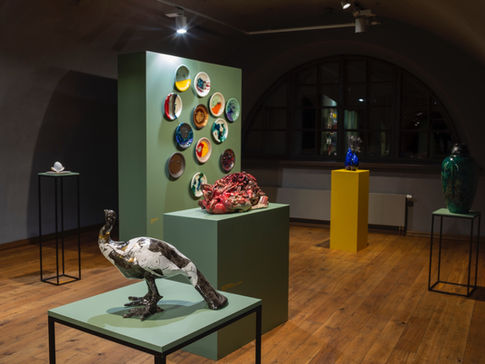 CHAMBERS OF TALESCHAMBERS OF TALES. Lithuanian Ceramic Art of the 21st Century/ TEIKU KAMBARI. 21. gadsimta Lietuvas keramika