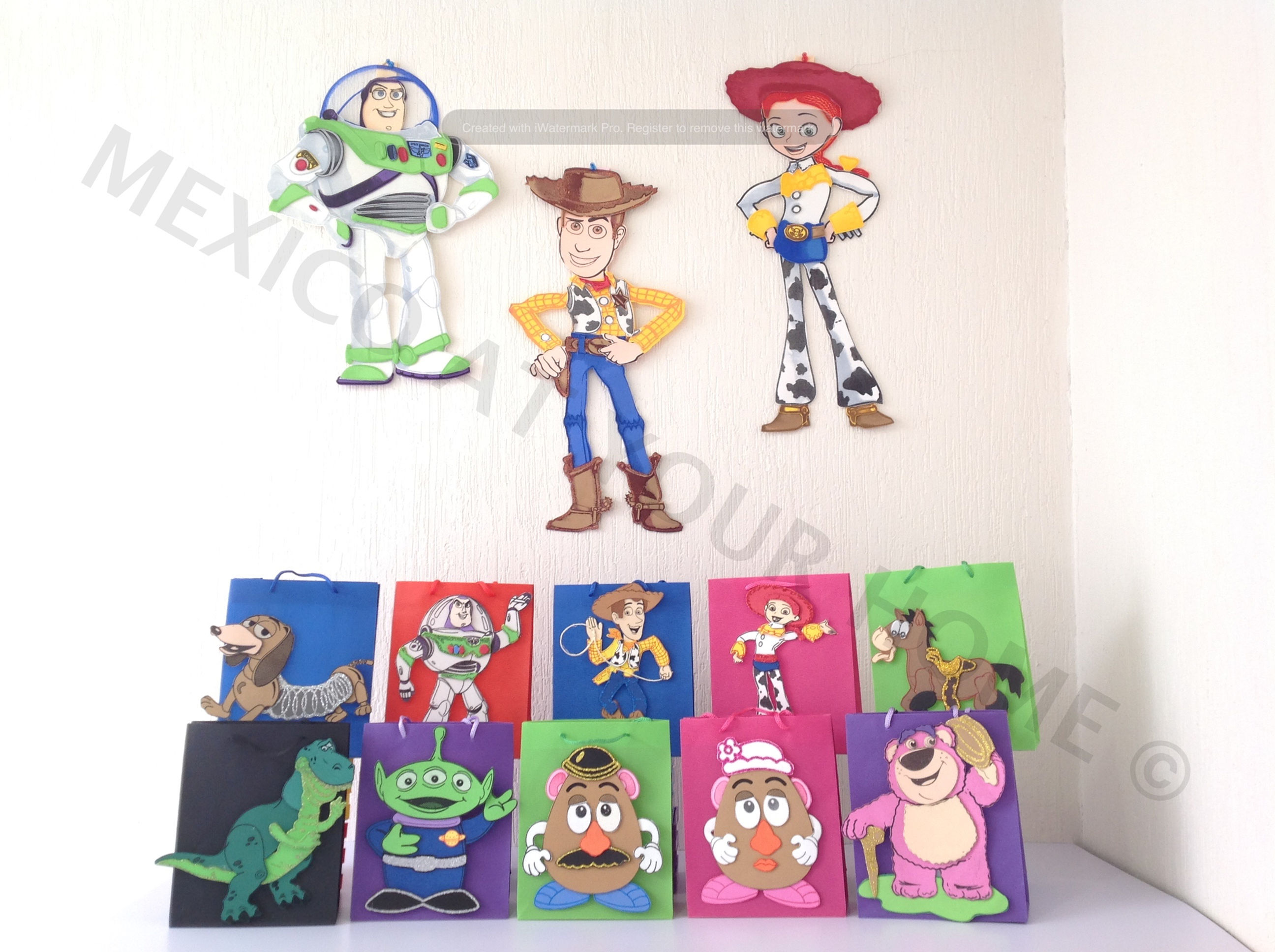 Toy Story Party Pack 3 Wall, 12 Bags & 12 Picks