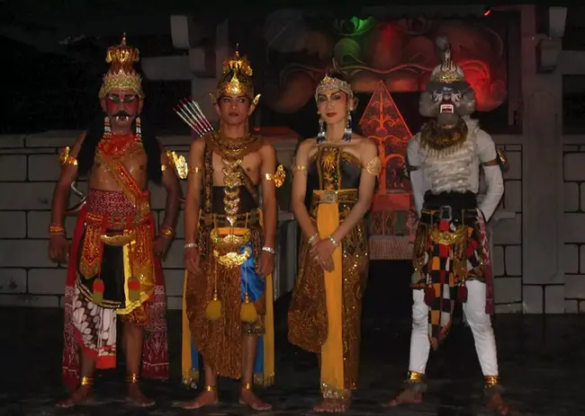 35435-ramayana-ballet-yogyakarta-java.webp