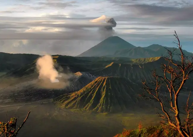 35408-sunrise-over-mount-bromo-indonesia.webp