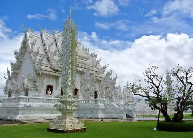 524221-the-white-temple-chiang-rai.webp