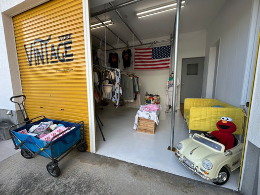 Vintage store