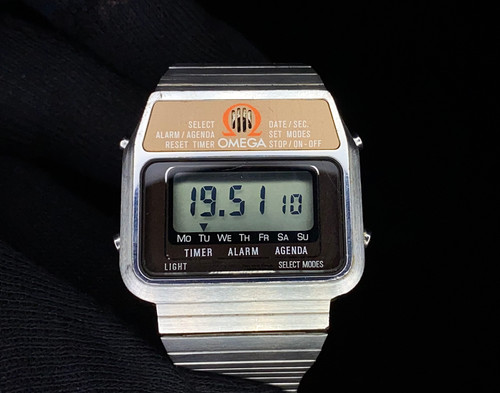 1980 Omega Memomaster LCD Electronic Digital Alarm watch Ref ST