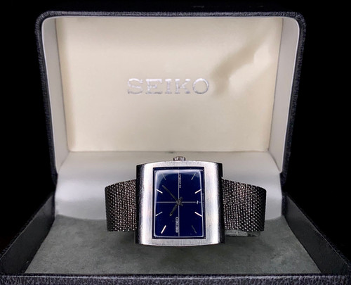 October 1969 Seiko 2559-3010 TV case Electric blue watch 24 jewel