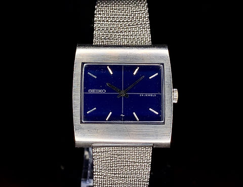 ラ*ズ様 SEIKO 2559-3010ネイビー スクエア腕時計 October 1969 Seiko 2559-3010 TV case Electric blue watch 24 jewel
