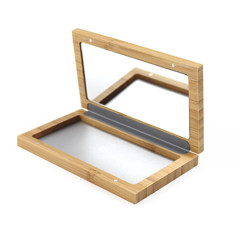 Thumbnail: Medium Refillable Bamboo MakeUp Case by Zao