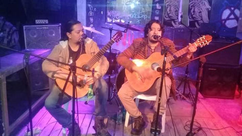 Escena Salvaje, el Almatroste untándose a las paredes