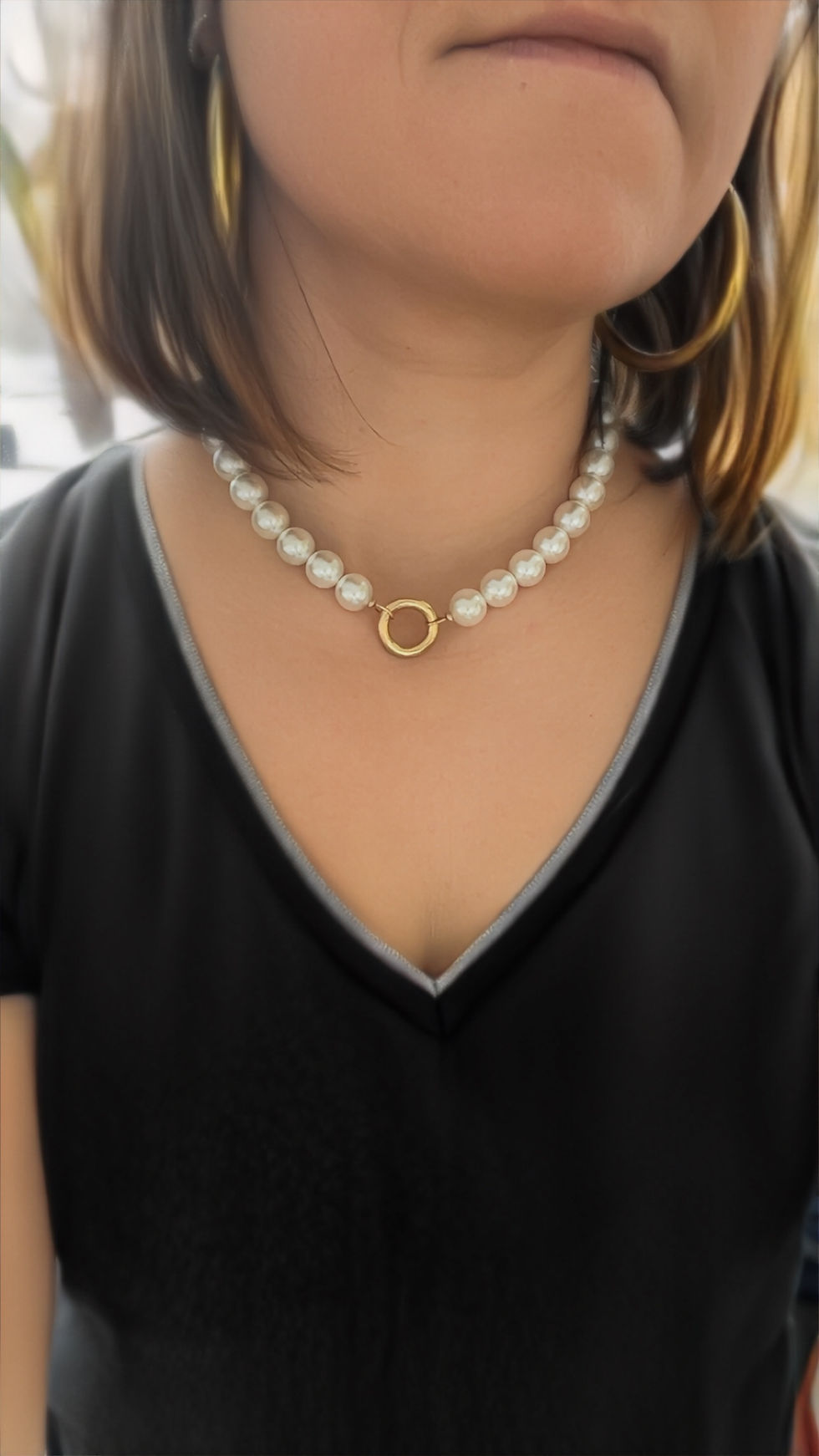 Thumbnail: Collier Perles Blanches Pendentif Anneau