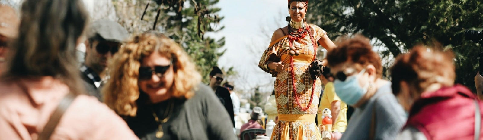 מכירת בגדים יד שניה שהיתה במוזיאון 