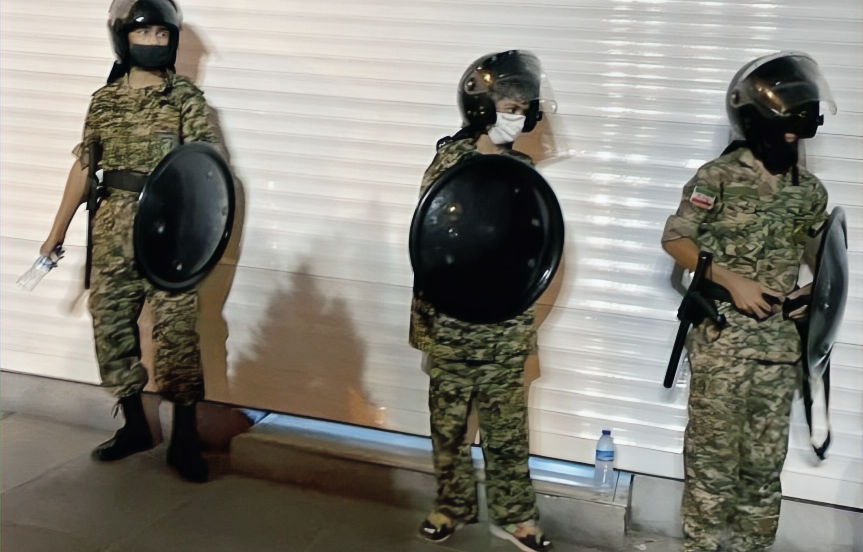 نشانههای یک بحران: چرا حکومت به کودکان روی آورده است؟