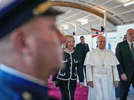 پاپ لئو چهاردهم در سفر تاریخی به لبنان: پیام صلح در میانه بحران و تنشهای منطقهای