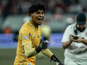 Corinthians não teme perder Hugo Souza e vê preço de R$ 60 milhões como acessível.