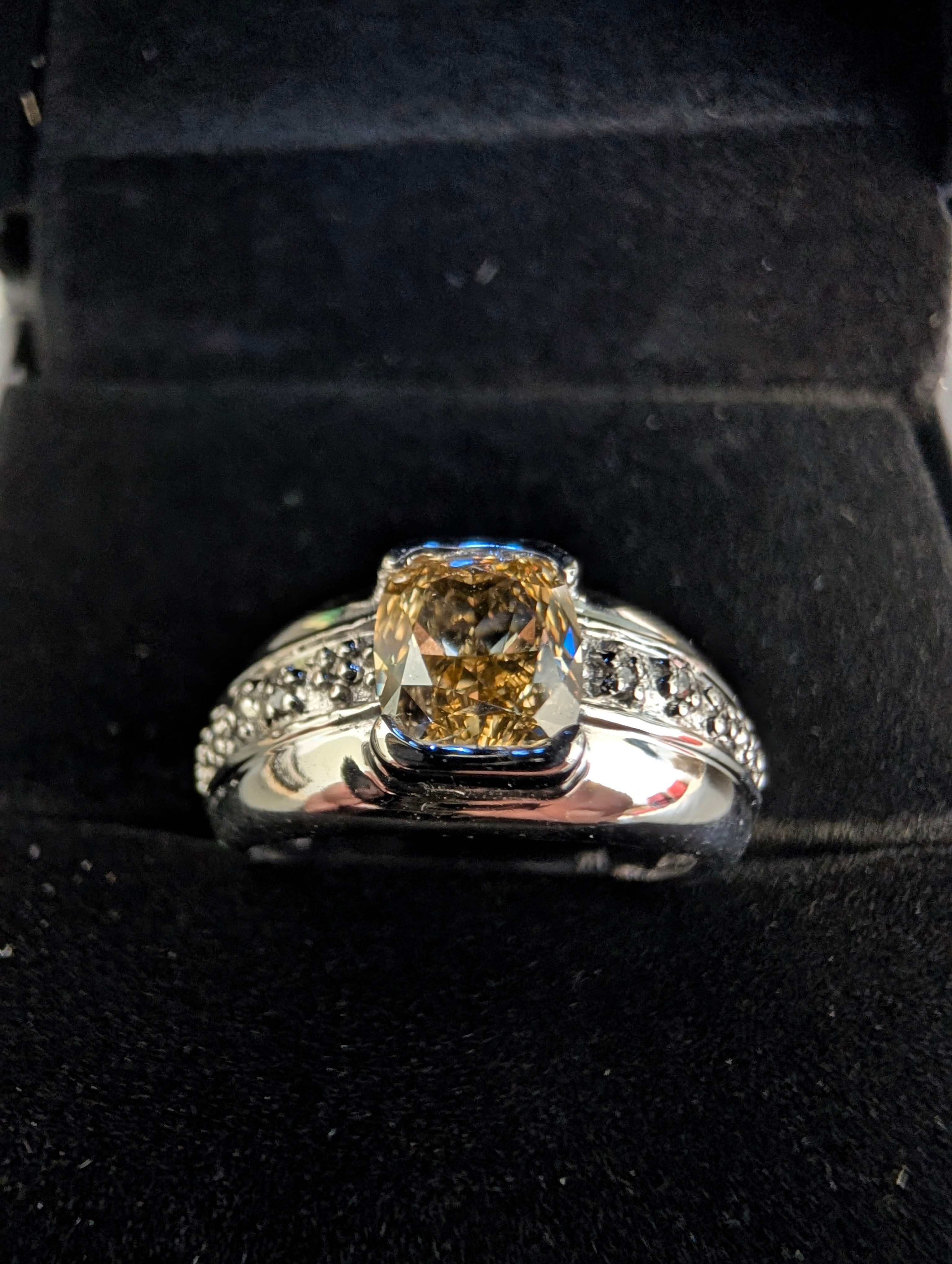 1.71 ct. - Fancy Deep Brownish Yellow Diamond - 14K White Gold Ring