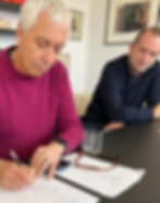 Carsten Müller unterzeichnet