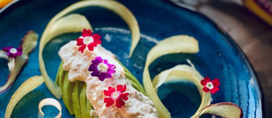 精進豆腐Tartar sauce配牛油果藍苺牛油果麹甘酒smoothies