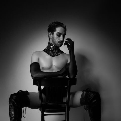 boyleque préformer, in high heels