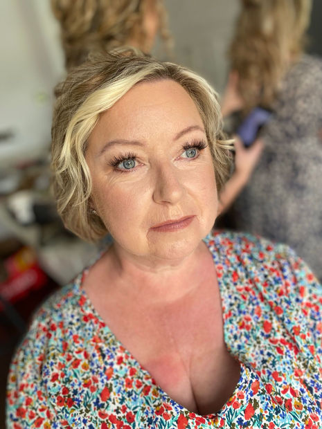 mother of the bride, natural hair and makeup