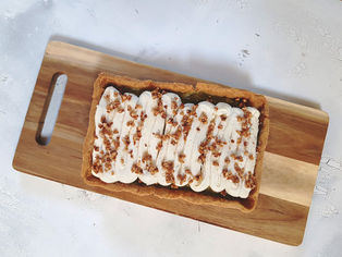 Staudenknöterich-Tarte mit Mandelkrokant