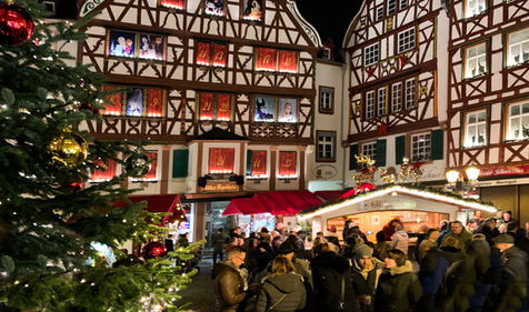 Winter Wochenende mit Weihnachtsmärkten Bernkastel Keus an der Mosel