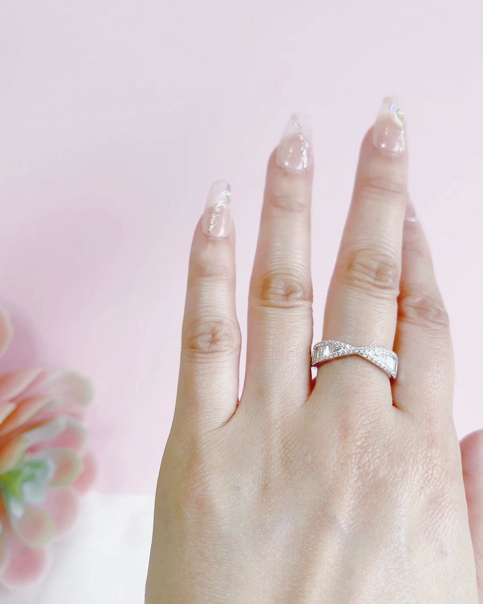 Thumbnail: Sterling Silver Cubic Zirconia Ring 151712