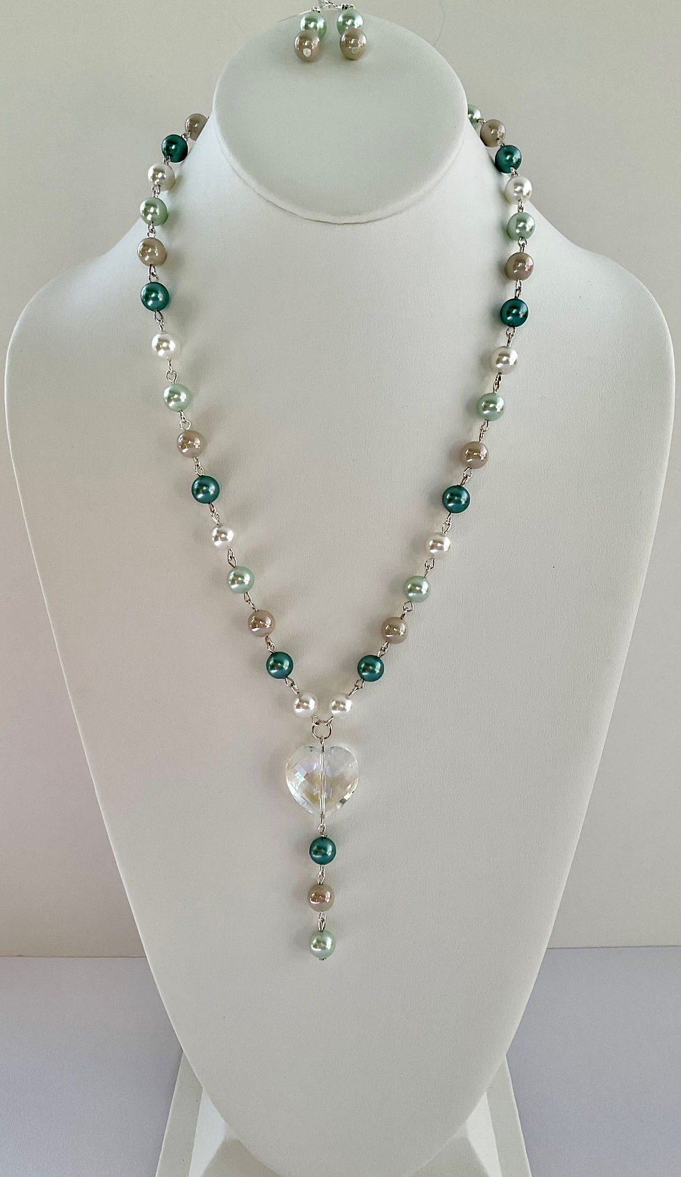 Thumbnail: Majorica  pearl and crystal heart pendant necklace .
