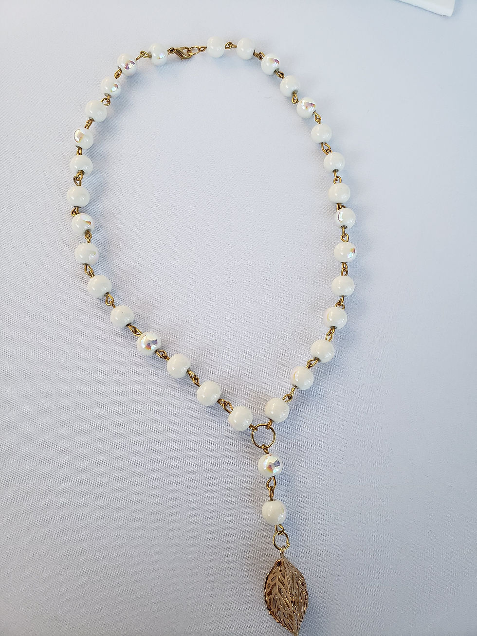 Thumbnail: Beige acrylic beads necklace